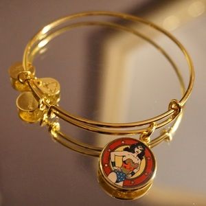 Gold ‘Wonder Woman ‘Alex and Ani Bracelet